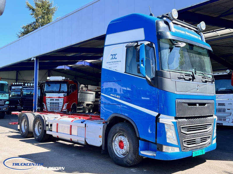 Volvo FH 540 6x4, Dual clutch, XL Globetrotter, PTO, Retarder - Chassi lastbil: bild 1 Volvo FH 540 6x4, Dual clutch, XL Globetrotter, PTO, Retarder - Chassi lastbil: bild 1