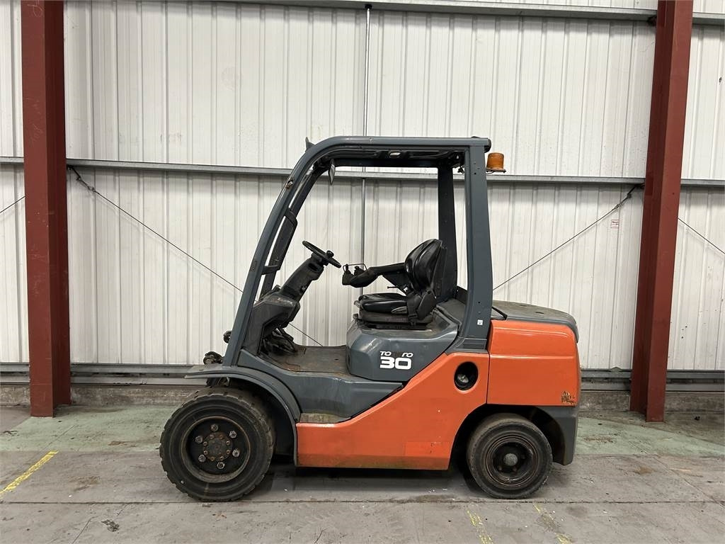 Toyota 02-8FDF30 - Dieseltruck: bild 1 Toyota 02-8FDF30 - Dieseltruck: bild 1