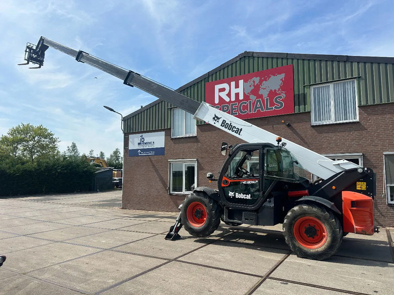 Bobcat T40.180 SLPB 31,CE, 3102 HOURS, 18 M , 4000KG 1200MM FORKS AIR CONDITIONER - Teleskoplastar: bild 1 Bobcat T40.180 SLPB 31,CE, 3102 HOURS, 18 M , 4000KG 1200MM FORKS AIR CONDITIONER - Teleskoplastar: bild 1