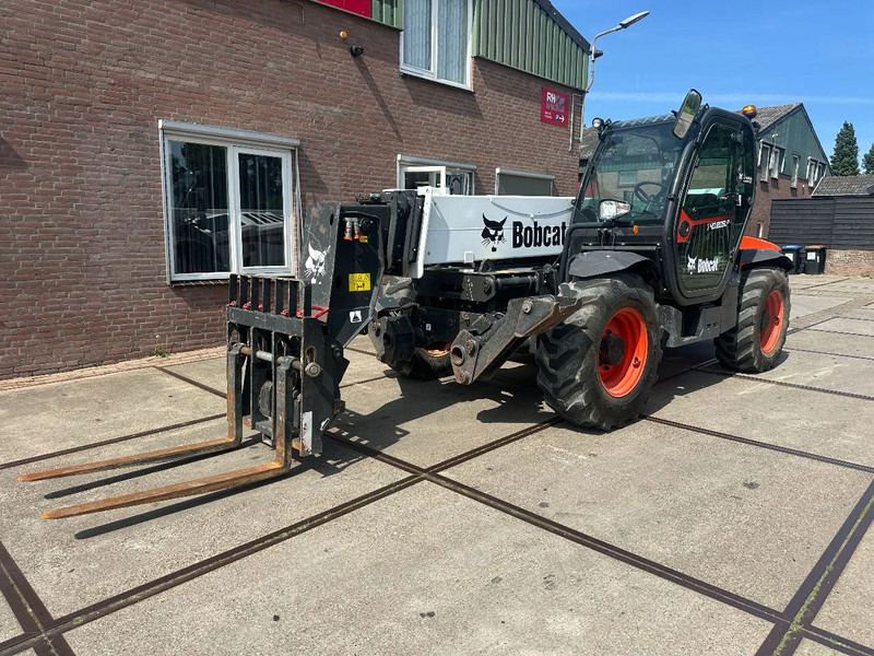 Bobcat T40.180 SLPB 31,CE, 3102 HOURS, 18 M , 4000KG 1200MM FORKS AIR CONDITIONER - Teleskoplastar: bild 3 Bobcat T40.180 SLPB 31,CE, 3102 HOURS, 18 M , 4000KG 1200MM FORKS AIR CONDITIONER - Teleskoplastar: bild 3