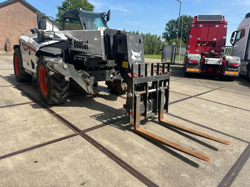 Bobcat T40.180 SLPB 31,CE, 3102 HOURS, 18 M , 4000KG 1200MM FORKS AIR CONDITIONER - Teleskoplastar: bild 4 Bobcat T40.180 SLPB 31,CE, 3102 HOURS, 18 M , 4000KG 1200MM FORKS AIR CONDITIONER - Teleskoplastar: bild 4