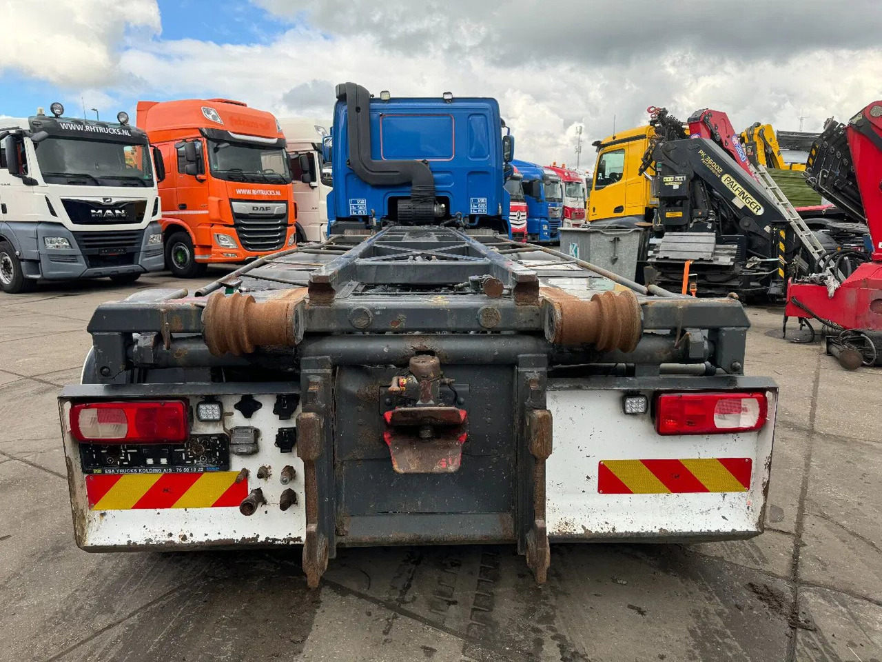 DAF CF 460 8X2 ONLY VISUAL DAMAGED // ENGINE IS RUNN - Lastväxlare lastbil: bild 5 DAF CF 460 8X2 ONLY VISUAL DAMAGED // ENGINE IS RUNN - Lastväxlare lastbil: bild 5