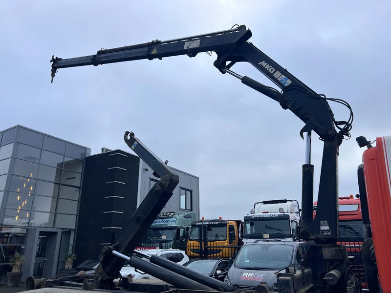DAF CF 85.380 6X2 + MKG 141 A2 CRANE + 20 TON HOOKLIFT - EURO 3 - MANUAL GEAR - 10 TYRES - Lastväxlare lastbil, Kranbil: bild 4 DAF CF 85.380 6X2 + MKG 141 A2 CRANE + 20 TON HOOKLIFT - EURO 3 - MANUAL GEAR - 10 TYRES - Lastväxlare lastbil, Kranbil: bild 4