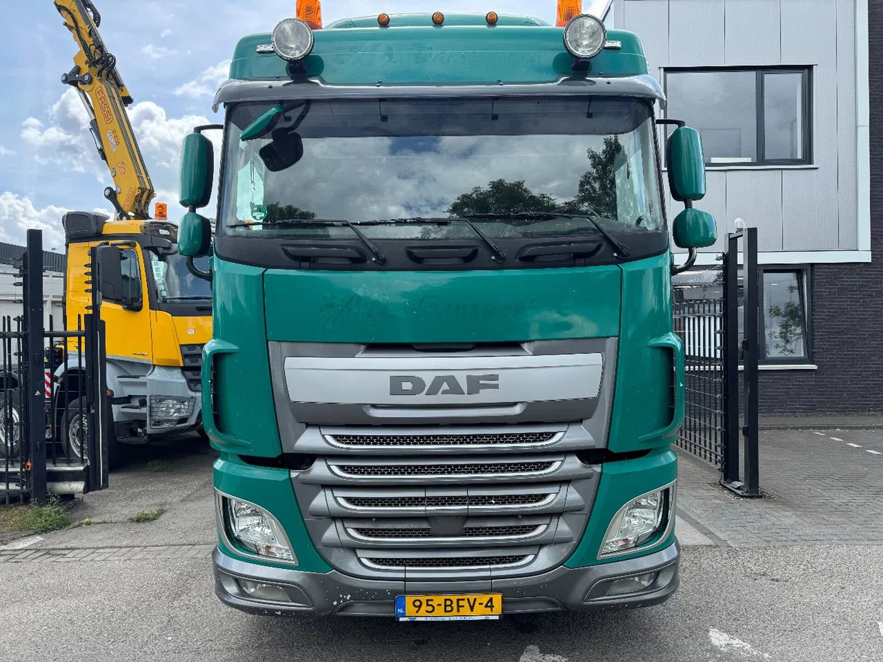 DAF XF 460 4X2 EURO 6 TÜV TILL 02-26 - Dragbil: bild 2 DAF XF 460 4X2 EURO 6 TÜV TILL 02-26 - Dragbil: bild 2