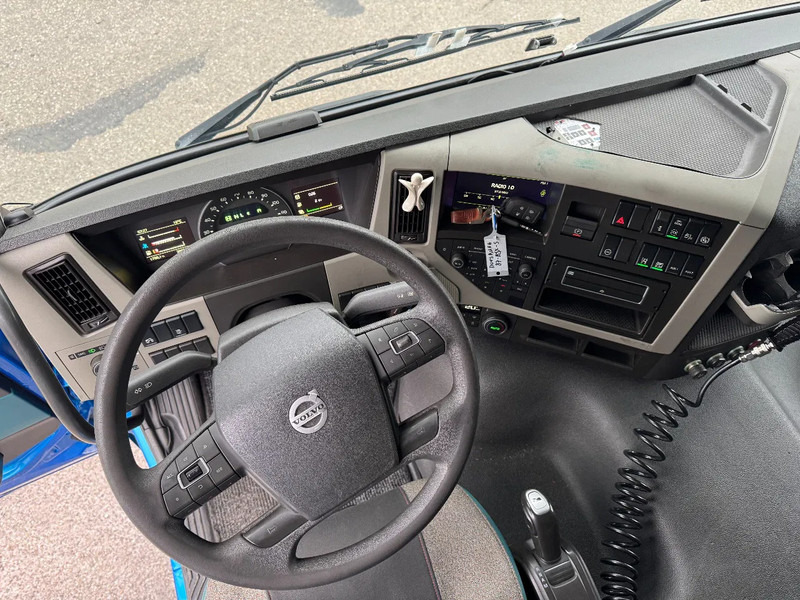 Dragbil Volvo FM 370 4X2 SPOILERS EURO 6 SKIRTS HOLLAND TRUCK TÜV TILL 09-2025: bild 9