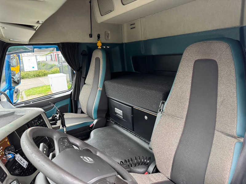 Dragbil Volvo FM 370 4X2 SPOILERS EURO 6 SKIRTS HOLLAND TRUCK TÜV TILL 09-2025: bild 8