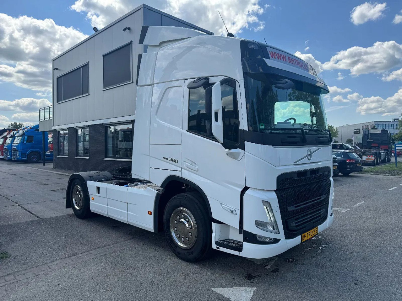 Volvo FM 380 4X2 EURO 6 NEW FACE SKIRTS AIRCO SPOILERS - Dragbil: bild 4 Volvo FM 380 4X2 EURO 6 NEW FACE SKIRTS AIRCO SPOILERS - Dragbil: bild 4