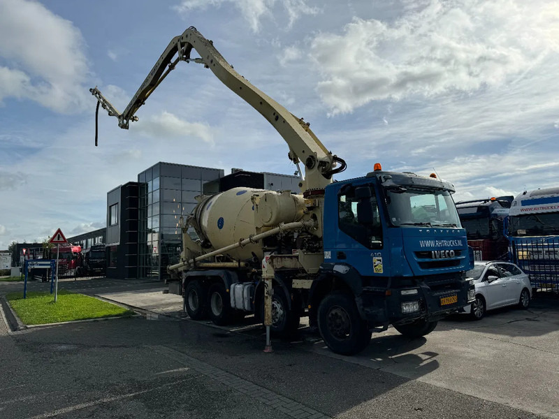 Iveco Eurotrakker 410 8X4 CIFA PUMP 24M + MIXER FULL STEEL + REMOTE CONTROL - Betongpump: bild 2 Iveco Eurotrakker 410 8X4 CIFA PUMP 24M + MIXER FULL STEEL + REMOTE CONTROL - Betongpump: bild 2