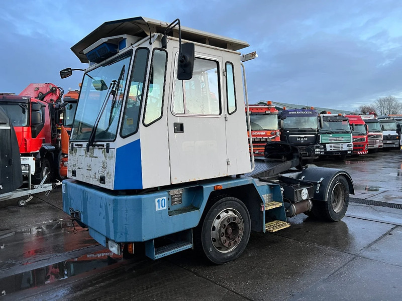 Mafi MT25T131C 4X2 *GEARBOX DON'T GO IN REVERSE* MT25T131C - Terminaltraktor: bild 1 Mafi MT25T131C 4X2 *GEARBOX DON'T GO IN REVERSE* MT25T131C - Terminaltraktor: bild 1