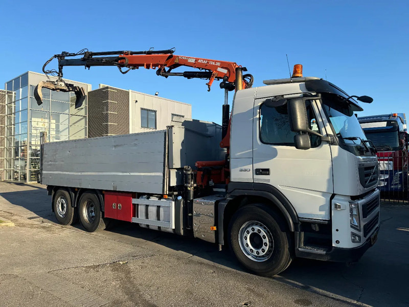 Volvo FM 330 6X2 - EURO 5 + ATLAS 126.3E A2 + REMOTE + LIFT/STEERING AXLE - Tippbil lastbil, Kranbil: bild 1 Volvo FM 330 6X2 - EURO 5 + ATLAS 126.3E A2 + REMOTE + LIFT/STEERING AXLE - Tippbil lastbil, Kranbil: bild 1