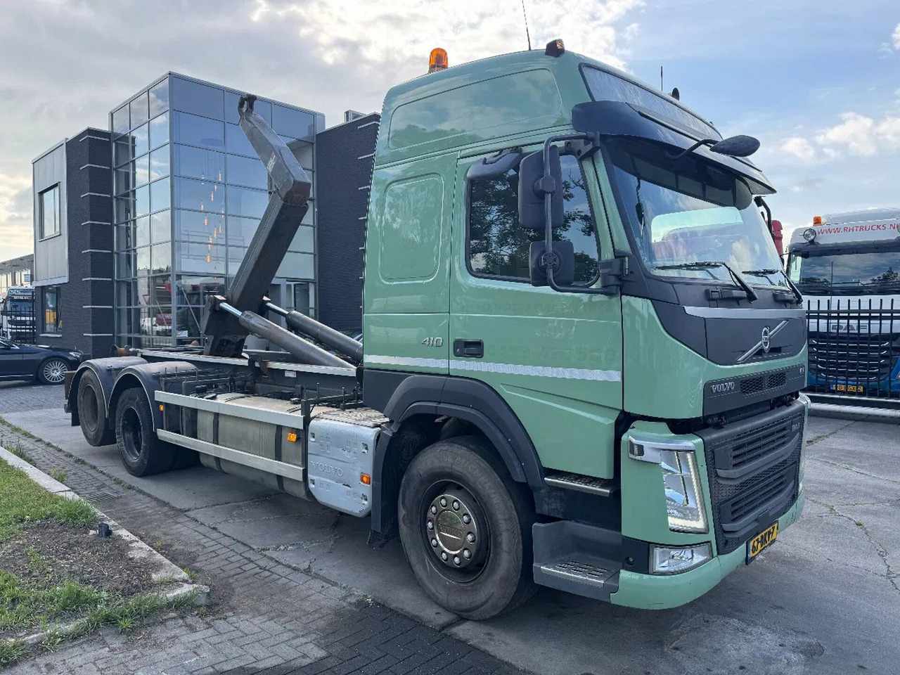 Volvo FM 410 6X2 EURO 6 VDL 21T HOOK - Lastväxlare lastbil: bild 2 Volvo FM 410 6X2 EURO 6 VDL 21T HOOK - Lastväxlare lastbil: bild 2