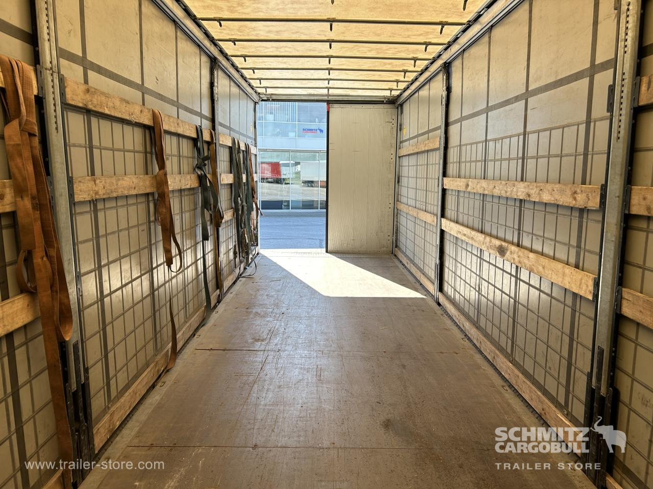 SCHMITZ Curtainsider Standard - Kapelltrailer: bild 2 SCHMITZ Curtainsider Standard - Kapelltrailer: bild 2