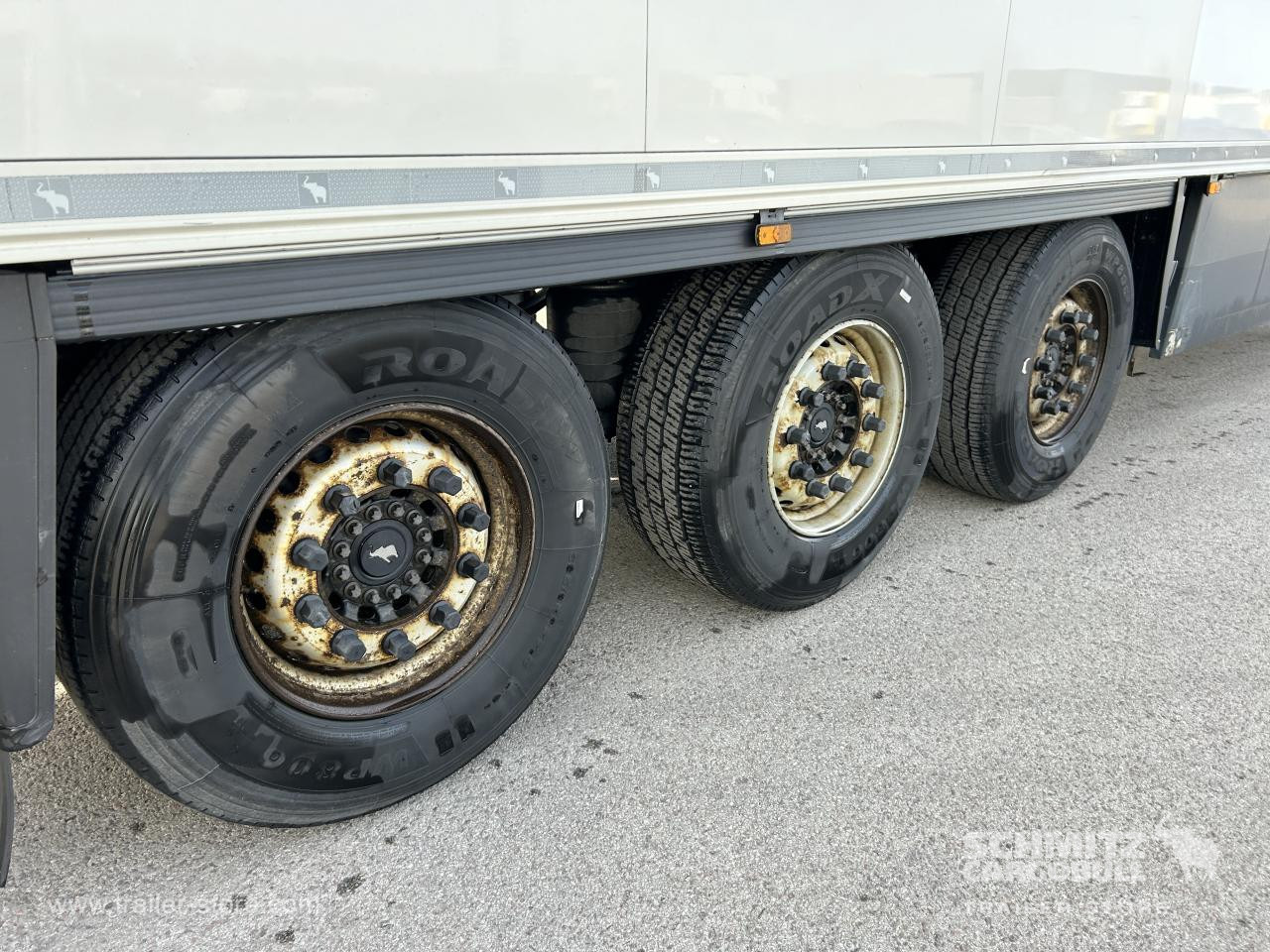 SCHMITZ Reefer Multitemp Double deck Taillift - Isotermiska semitrailer: bild 2 SCHMITZ Reefer Multitemp Double deck Taillift - Isotermiska semitrailer: bild 2