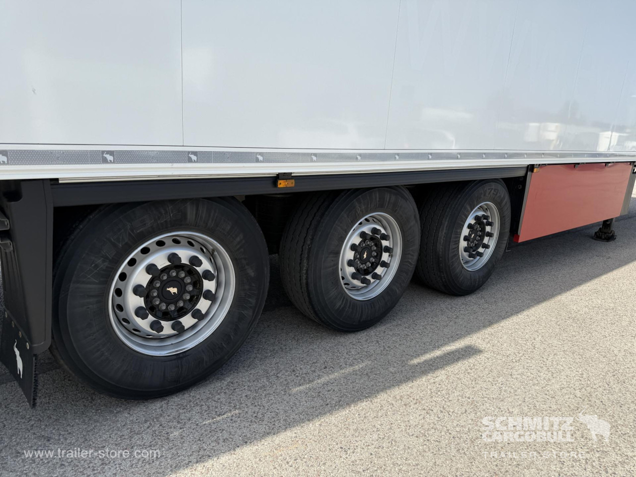 SCHMITZ Reefer Standard - Isotermiska semitrailer: bild 3 SCHMITZ Reefer Standard - Isotermiska semitrailer: bild 3