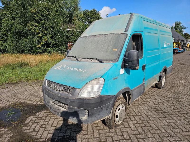 Iveco Daily 35C15V Daily 35C15V - Personbil: bild 1 Iveco Daily 35C15V Daily 35C15V - Personbil: bild 1