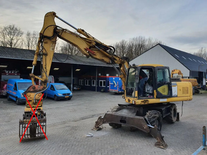 Komatsu PW180-7K - Grävmaskin på däck: bild 1 Komatsu PW180-7K - Grävmaskin på däck: bild 1