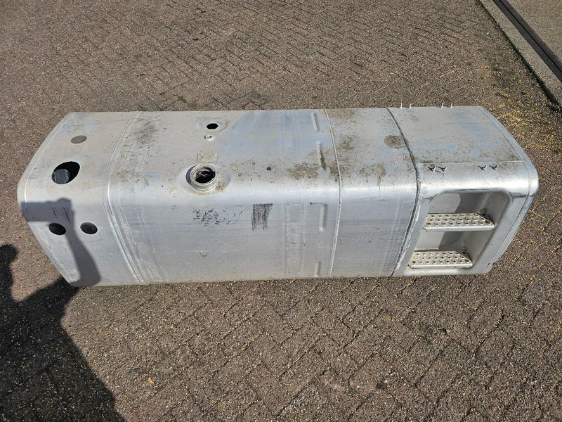 MAN Brandstoftank 760 Liter - L210 B70 H70 - Onderdeel nr. 81.12201-6503 - Bränsletank för Lastbil: bild 1 MAN Brandstoftank 760 Liter - L210 B70 H70 - Onderdeel nr. 81.12201-6503 - Bränsletank för Lastbil: bild 1