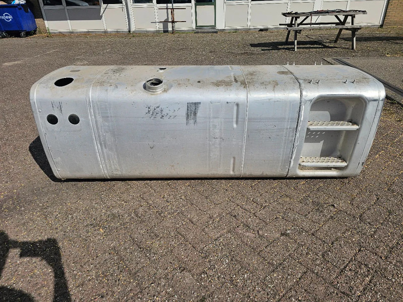 MAN Brandstoftank 760 Liter - L210 B70 H70 - Onderdeel nr. 81.12201-6503 - Bränsletank för Lastbil: bild 5 MAN Brandstoftank 760 Liter - L210 B70 H70 - Onderdeel nr. 81.12201-6503 - Bränsletank för Lastbil: bild 5