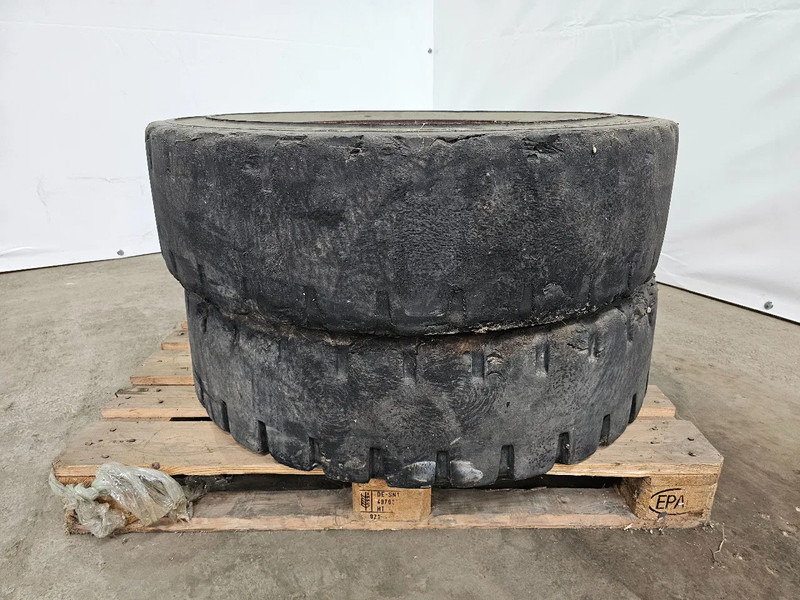Michelin FULL RUBBER - 315/80R22.5 - Däck för Lastbil: bild 2 Michelin FULL RUBBER - 315/80R22.5 - Däck för Lastbil: bild 2