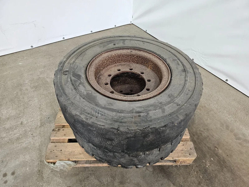 Michelin FULL RUBBER - 315/80R22.5 - Däck för Lastbil: bild 1 Michelin FULL RUBBER - 315/80R22.5 - Däck för Lastbil: bild 1