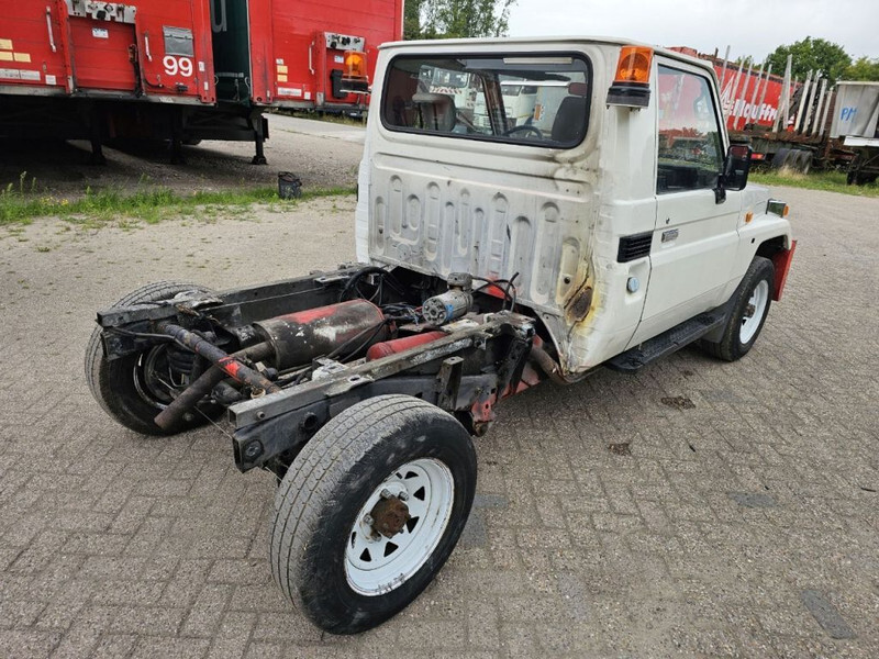 Toyota Land Cruiser LB71MOD - Transportbil: bild 5 Toyota Land Cruiser LB71MOD - Transportbil: bild 5