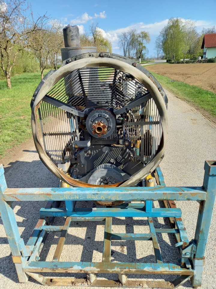 KOMATSU S6D125E-2 - Motor för Bulldozer: bild 2 KOMATSU S6D125E-2 - Motor för Bulldozer: bild 2
