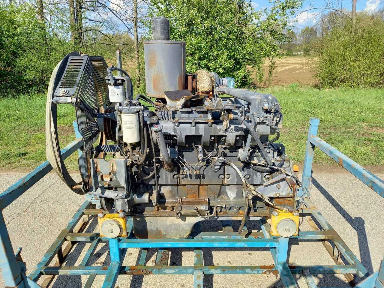 KOMATSU S6D125E-2 - Motor för Bulldozer: bild 1 KOMATSU S6D125E-2 - Motor för Bulldozer: bild 1