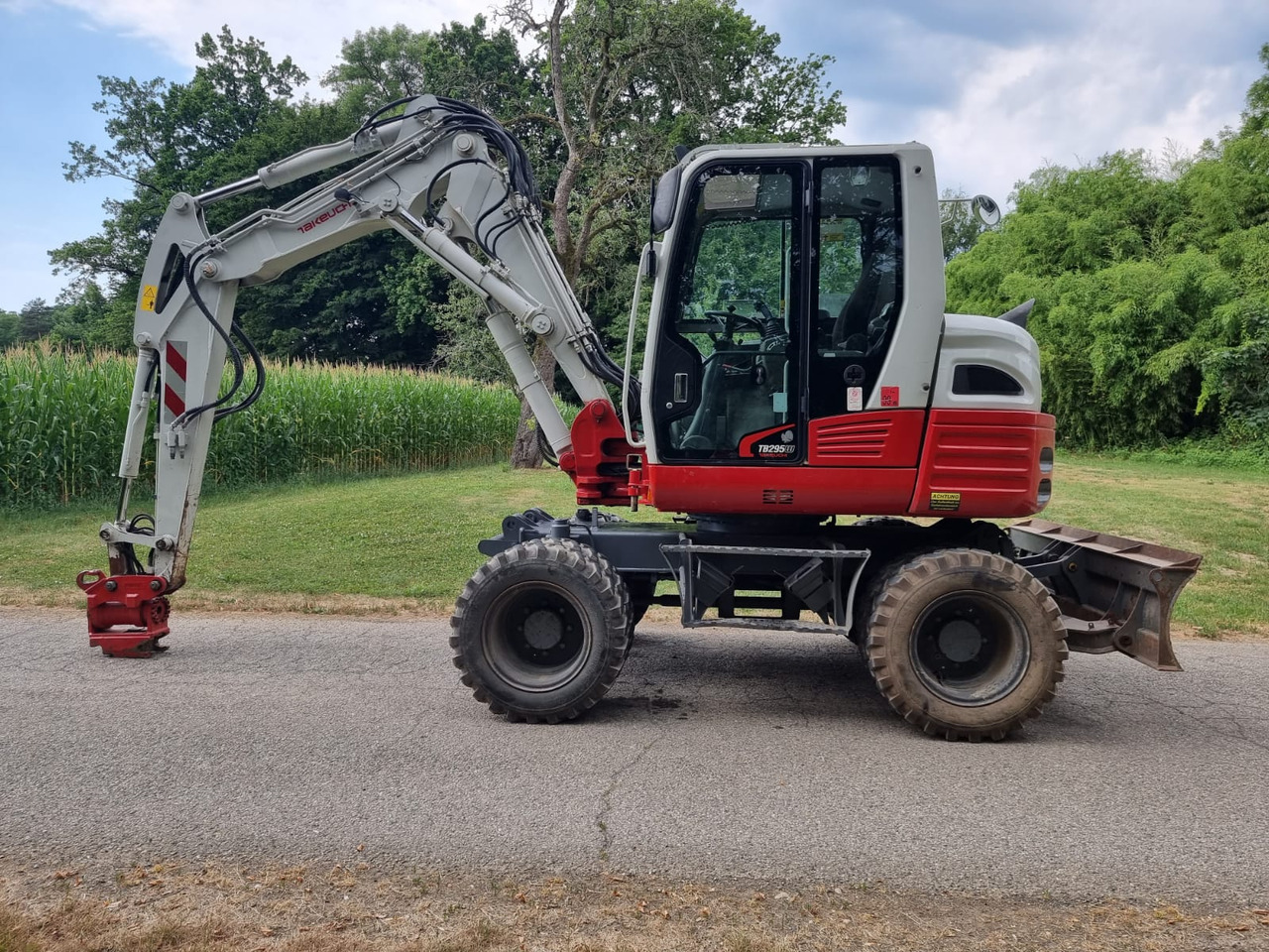 Takeuchi TB 295 W - Grävmaskin på däck: bild 1 Takeuchi TB 295 W - Grävmaskin på däck: bild 1