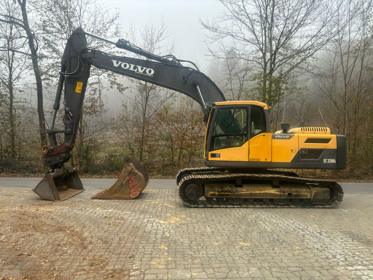 Volvo EC 220 DL - Bandgrävare: bild 1 Volvo EC 220 DL - Bandgrävare: bild 1