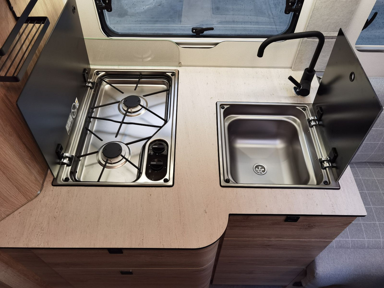Halvintegrerad husbil Eura Mobil PROFILA T 720 EF - 101 EDITION / EINZELBETTEN: bild 8