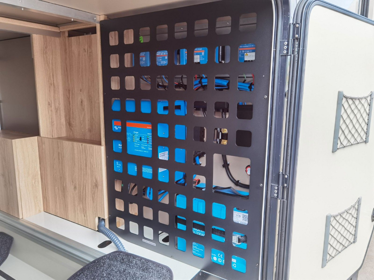 Halvintegrerad husbil Eura Mobil XTURA 686 EF /MODELL 2025 / 4x4 /TOP-AUSSTATTUNG: bild 12