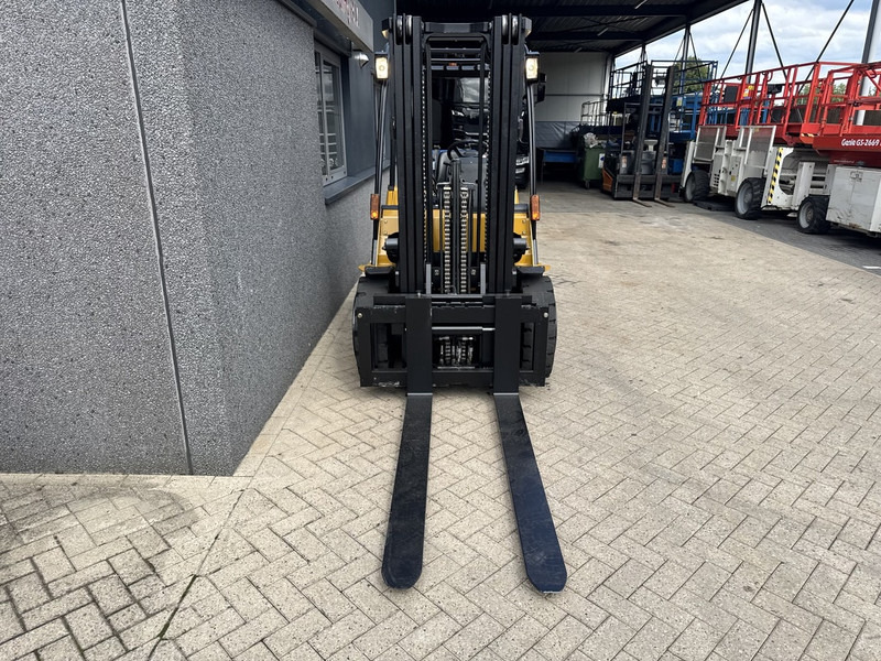Caterpillar GP35 Triplo 430 Freelift / Sideshift / 4e Functie LPG 2008 - Gasoltruck: bild 5 Caterpillar GP35 Triplo 430 Freelift / Sideshift / 4e Functie LPG 2008 - Gasoltruck: bild 5