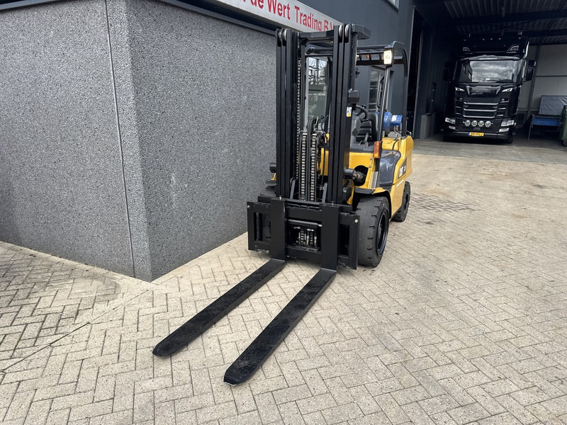 Caterpillar GP35 Triplo 430 Freelift / Sideshift / 4e Functie LPG 2008 - Gasoltruck: bild 4 Caterpillar GP35 Triplo 430 Freelift / Sideshift / 4e Functie LPG 2008 - Gasoltruck: bild 4