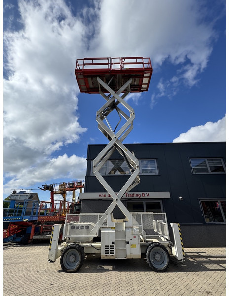 Saxlift Genie GS 3390 RT  Schaarhoogwerker / Scissor Lift / Arbeitsbuhne 12mtr werkhoogte 4x4 Deutz DIESEL 2013: bild 8