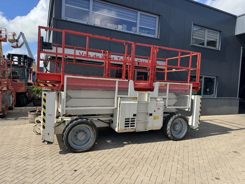 Genie GS 3390 RT Schaarhoogwerker / Scissor Lift / Arbeitsbuhne 12mtr werkhoogte 4x4 Deutz DIESEL 2013 - Saxlift: bild 2 Genie GS 3390 RT Schaarhoogwerker / Scissor Lift / Arbeitsbuhne 12mtr werkhoogte 4x4 Deutz DIESEL 2013 - Saxlift: bild 2