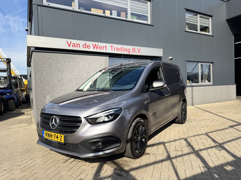 Mercedes-Benz Citan 110 CDI 95PK Diesel 2021 Airco / DAB + / Apple Carplay / Camera / LM Velgen / Cruise control / Navi Zeer Net! - Volymskåp: bild 1 Mercedes-Benz Citan 110 CDI 95PK Diesel 2021 Airco / DAB + / Apple Carplay / Camera / LM Velgen / Cruise control / Navi Zeer Net! - Volymskåp: bild 1