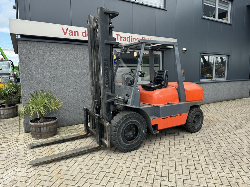 Toyota 02-6 FD 40 - Dieseltruck: bild 2 Toyota 02-6 FD 40 - Dieseltruck: bild 2