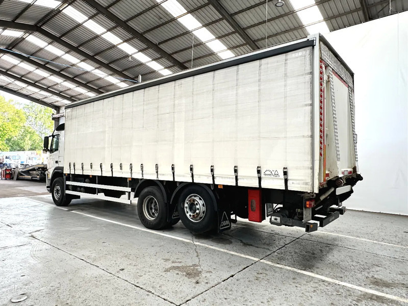 Volvo FM 330 / Essieu relevable et directionnel / Steerable lift axle / Lift as en stuuras - Kapellbil: bild 3 Volvo FM 330 / Essieu relevable et directionnel / Steerable lift axle / Lift as en stuuras - Kapellbil: bild 3