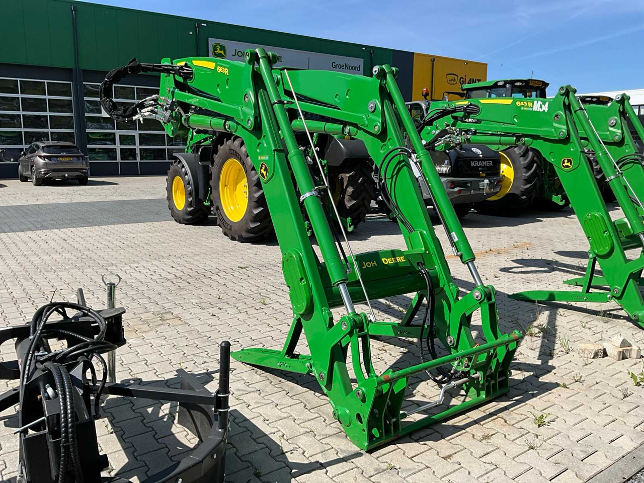 John Deere 663R - Frontlastar för traktor: bild 4 John Deere 663R - Frontlastar för traktor: bild 4