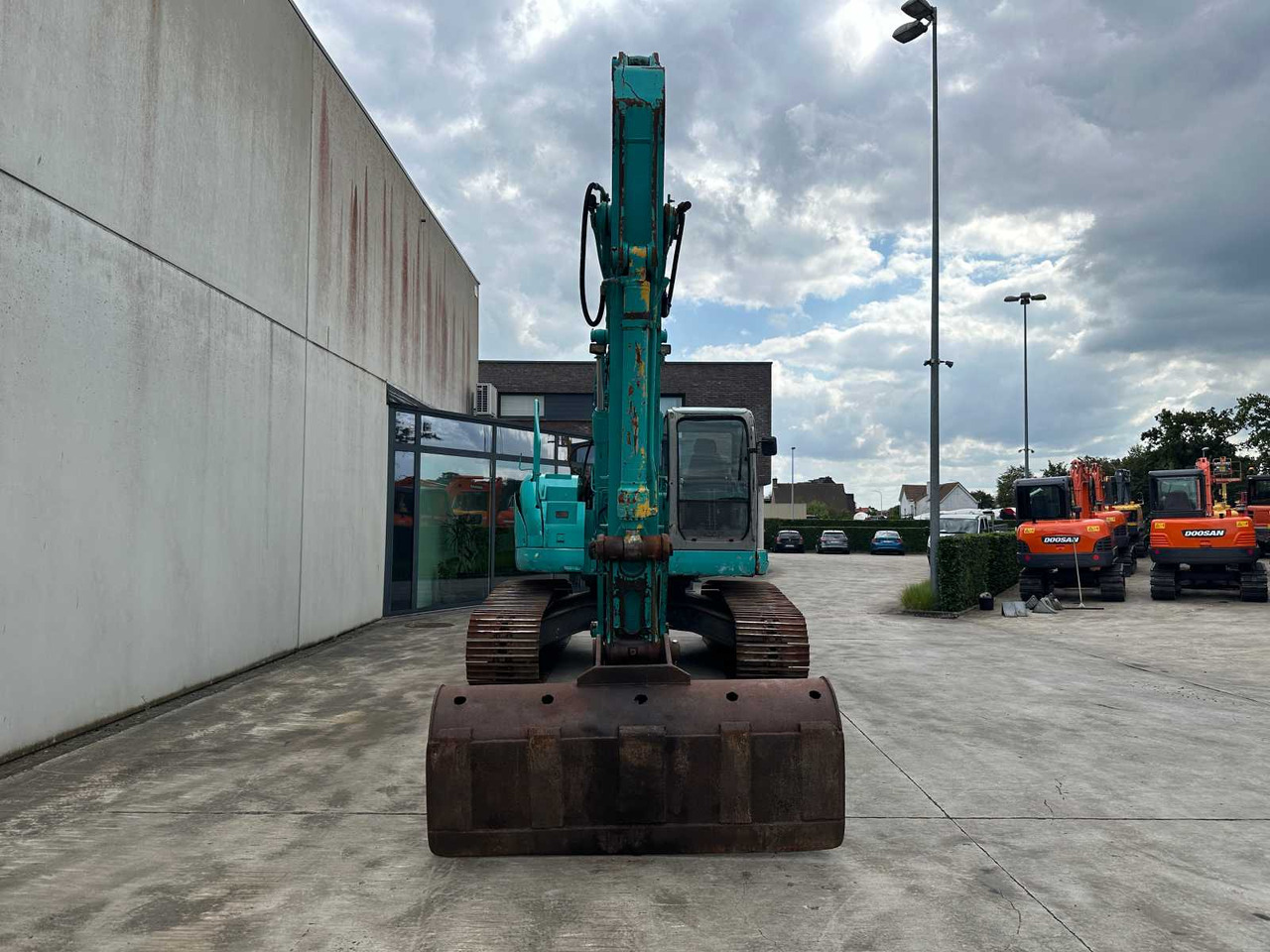 Kobelco SK235SRLC-1E - Bandgrävare: bild 2 Kobelco SK235SRLC-1E - Bandgrävare: bild 2
