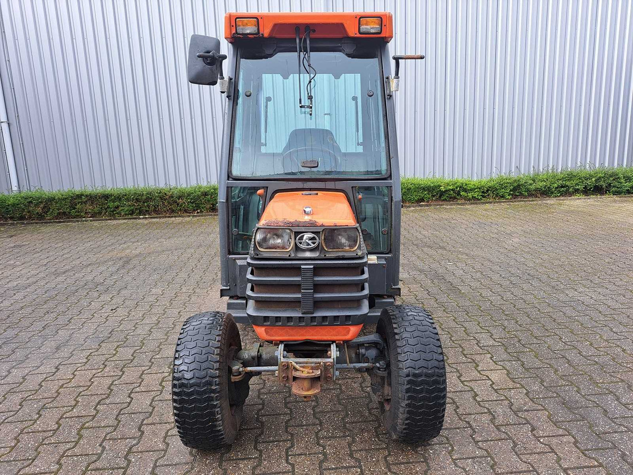 Kubota B2410 - Minitraktor: bild 2 Kubota B2410 - Minitraktor: bild 2