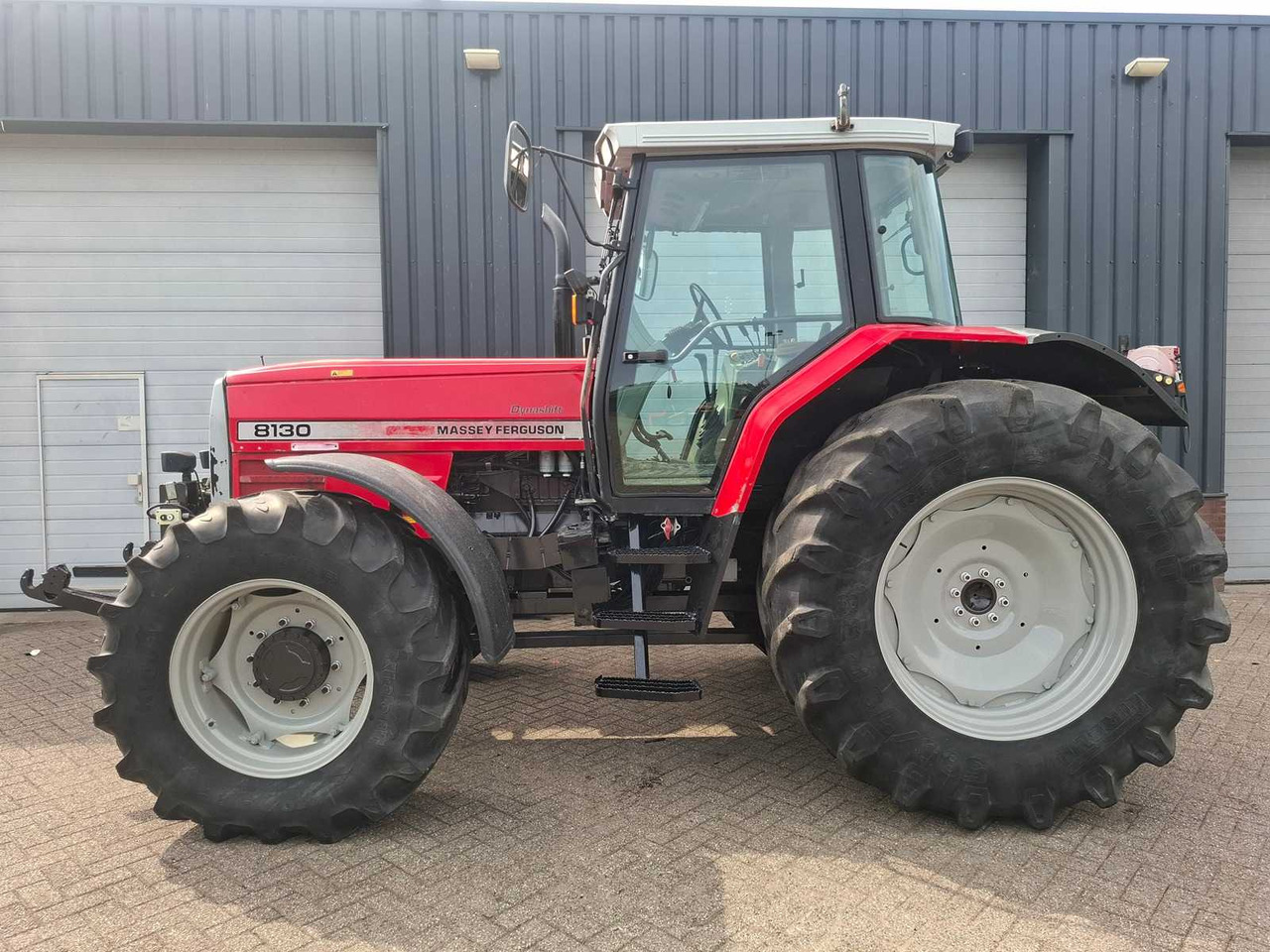 Massey Ferguson 8130 Dynashift - Traktor: bild 3 Massey Ferguson 8130 Dynashift - Traktor: bild 3