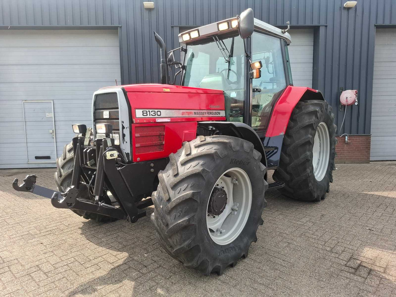 Massey Ferguson 8130 Dynashift - Traktor: bild 1 Massey Ferguson 8130 Dynashift - Traktor: bild 1
