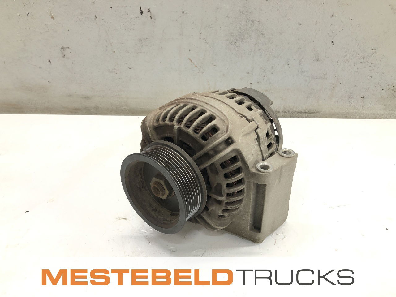 DAF Dynamo XF 105 28V/80A - Elektriskt system för Lastbil: bild 1 DAF Dynamo XF 105 28V/80A - Elektriskt system för Lastbil: bild 1
