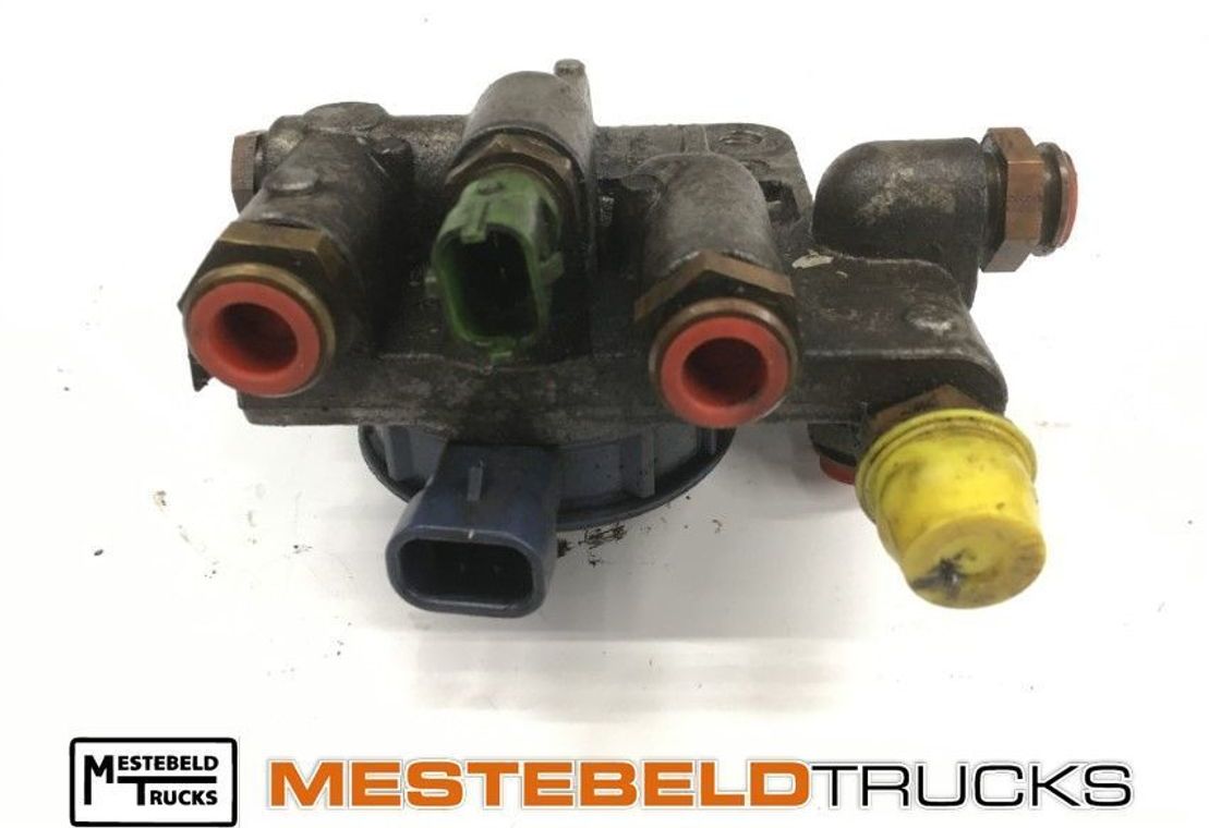 Iveco Brandstoffiltersteun - Bränslesystem för Transportbil: bild 1 Iveco Brandstoffiltersteun - Bränslesystem för Transportbil: bild 1