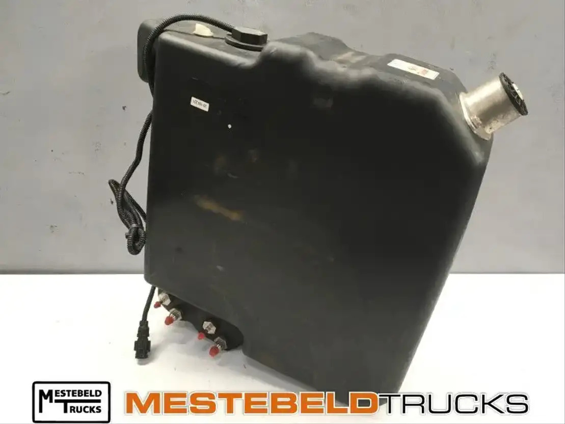 Mercedes-Benz Ad blue tank 85L compleet - Avgassystem för Lastbil: bild 1 Mercedes-Benz Ad blue tank 85L compleet - Avgassystem för Lastbil: bild 1