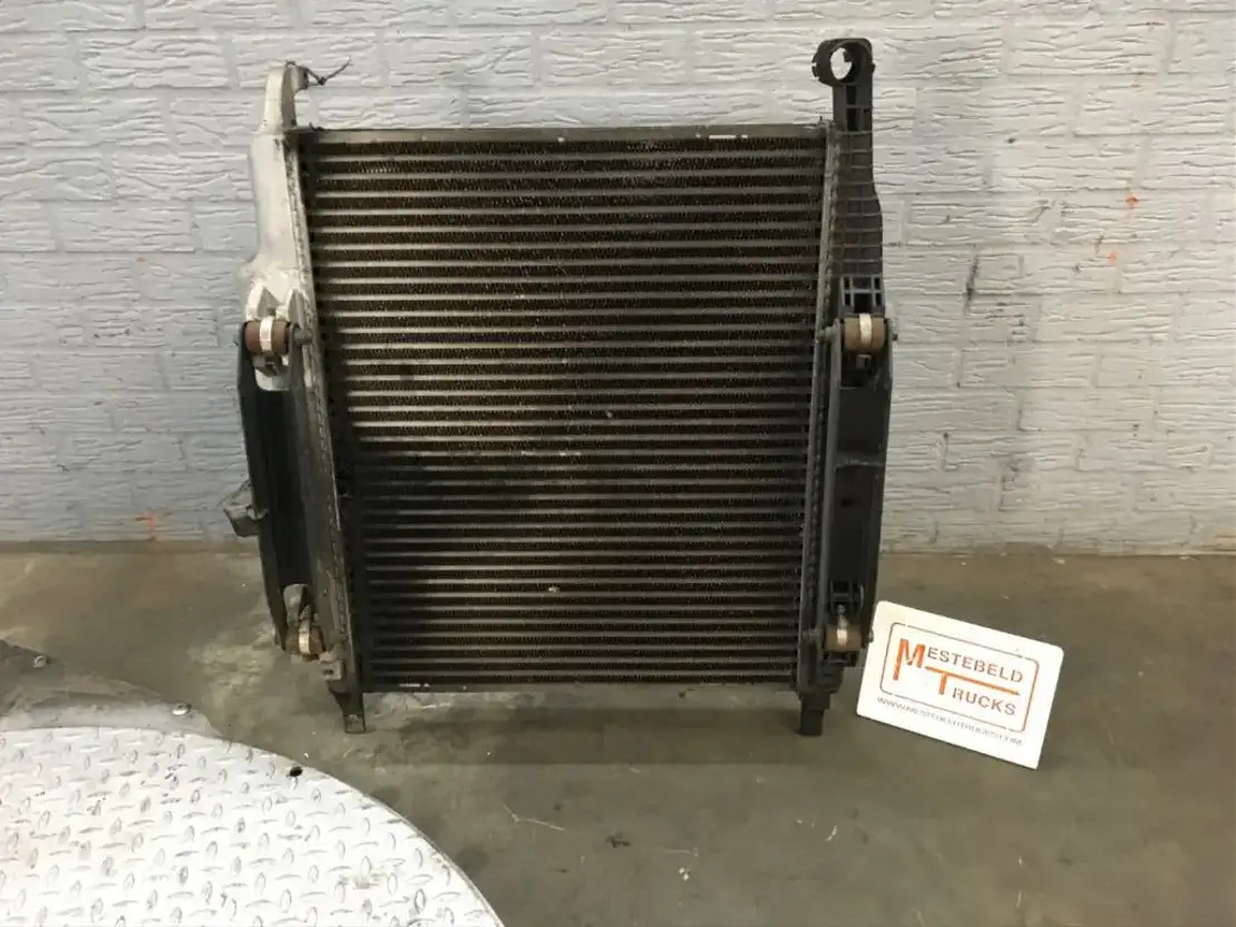 Mercedes-Benz Intercooler Axor - Kylsystem för Lastbil: bild 1 Mercedes-Benz Intercooler Axor - Kylsystem för Lastbil: bild 1