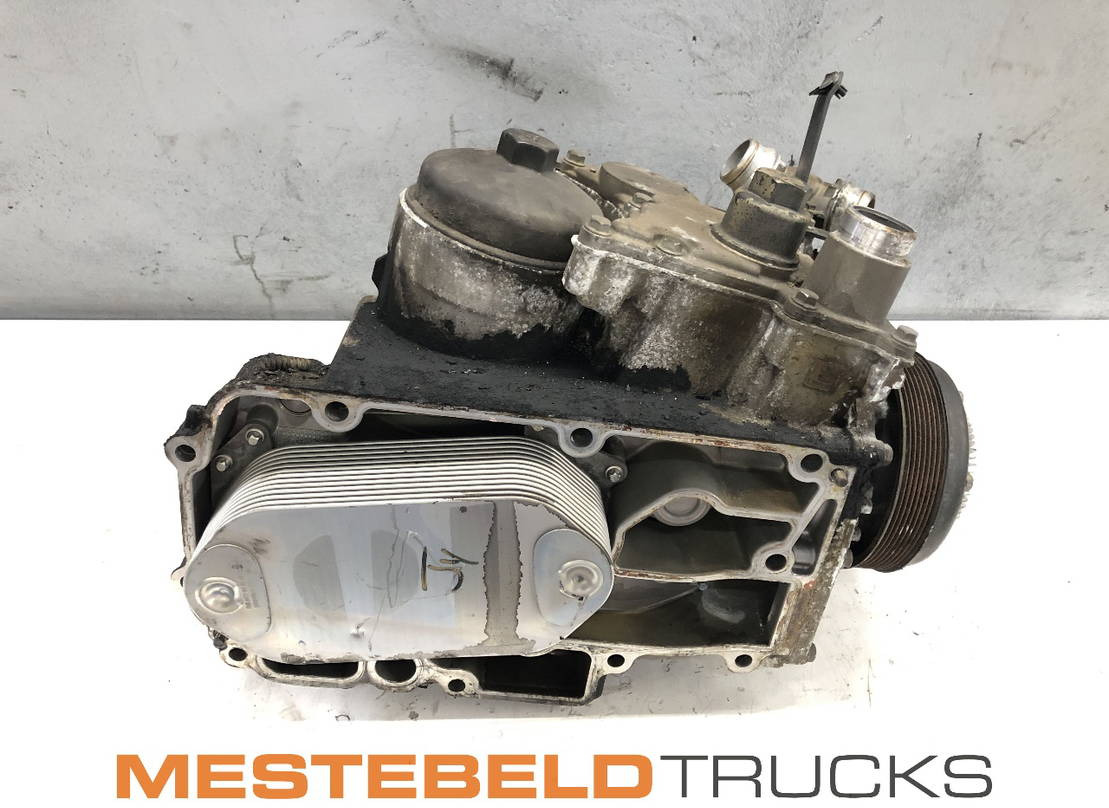 Mercedes-Benz Oliekoelvloeistof module OM471 - Oljekylare för Lastbil: bild 1 Mercedes-Benz Oliekoelvloeistof module OM471 - Oljekylare för Lastbil: bild 1