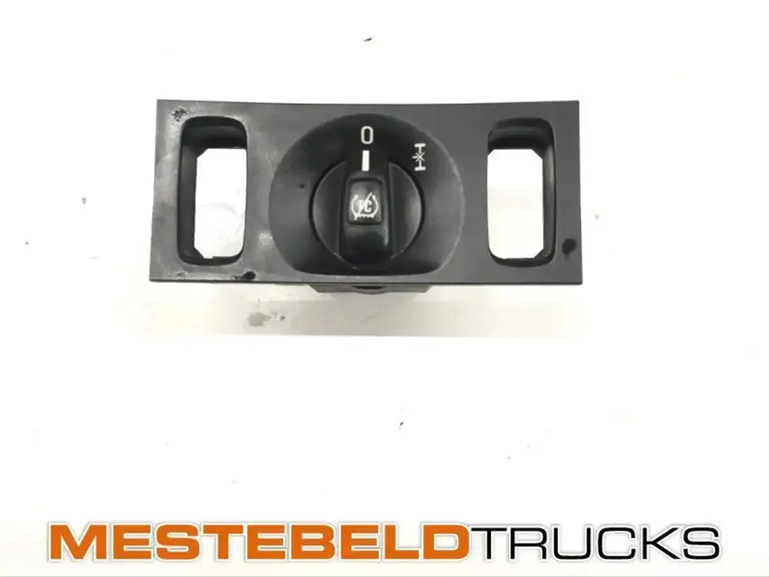 Scania Traction control schakelaar - Elektriskt system för Lastbil: bild 1 Scania Traction control schakelaar - Elektriskt system för Lastbil: bild 1