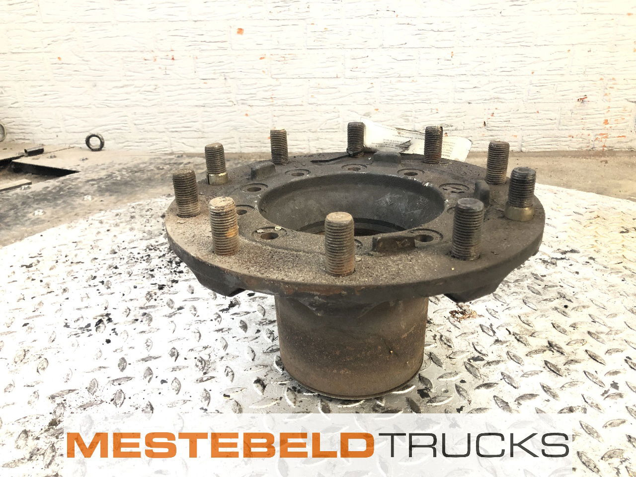 Scania Voorwielnaaf M136 - Framaxel för Lastbil: bild 1 Scania Voorwielnaaf M136 - Framaxel för Lastbil: bild 1